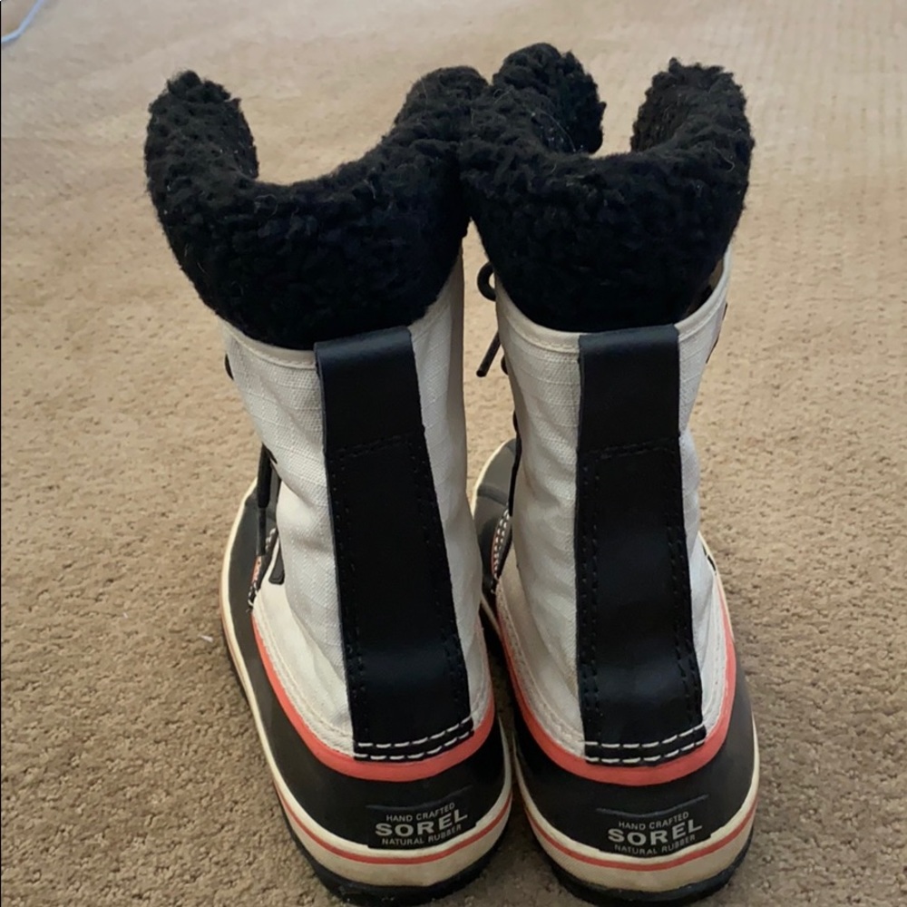 Sorel Boots - Picture 3 of 6